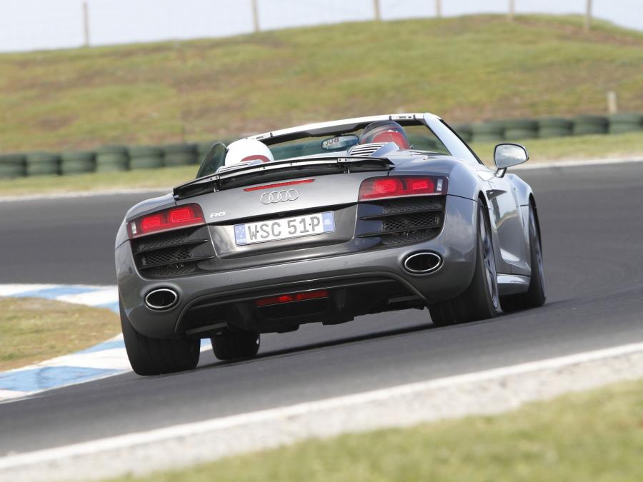  Audi R8 V10 Spyder 2010 года  (AU) (фото 3 из 9)
